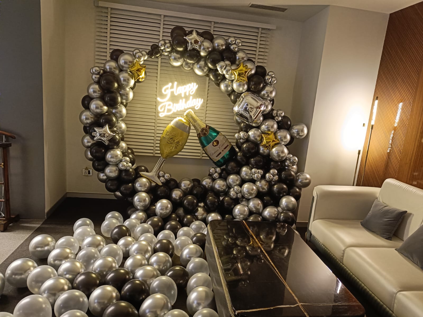 Black Silver Bdy Ring Decor - Image 3